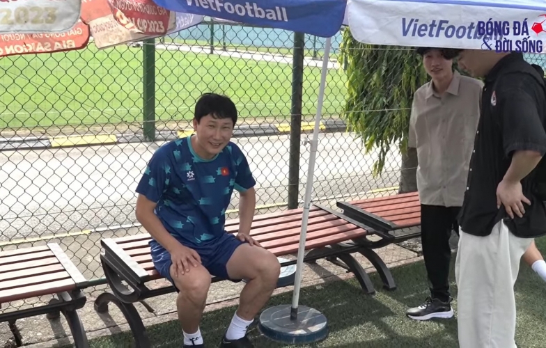 HLV Kim Sang Sik đá trận cầu đặc biệt ở Việt Nam