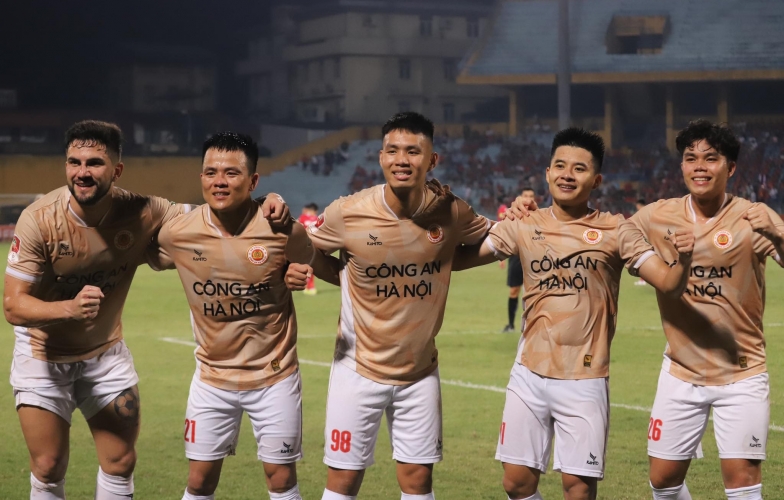 Trực tiếp Hải Phòng 0-0 CAHN: Khởi đầu hấp dẫn