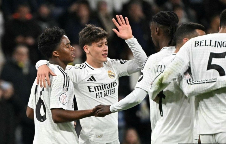 Trực tiếp Real Madrid vs Celta Vigo: 19h00 ngày 4/5/2025