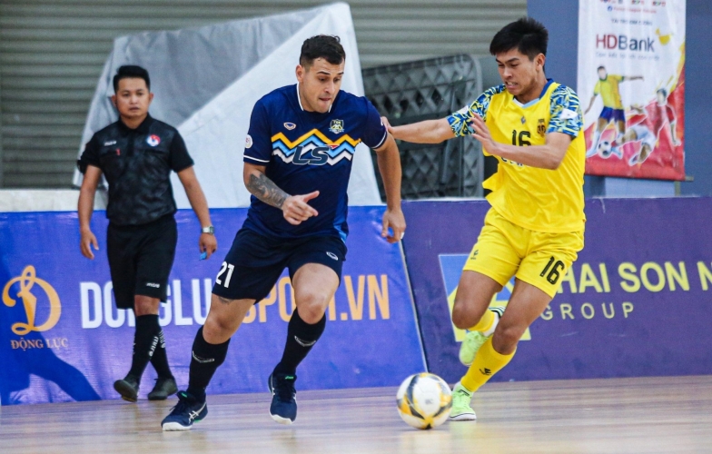 Thắng đậm 5-1 đối thủ, ĐKVĐ Thái Sơn Nam đòi lại ngôi đầu