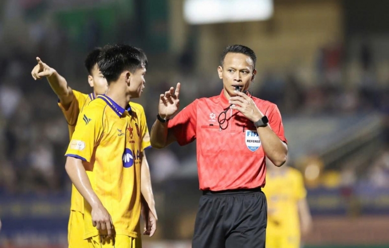 Danh tính trọng tài ngoại bắt trận play-off siêu kinh điển Đà Nẵng vs Bình Phước