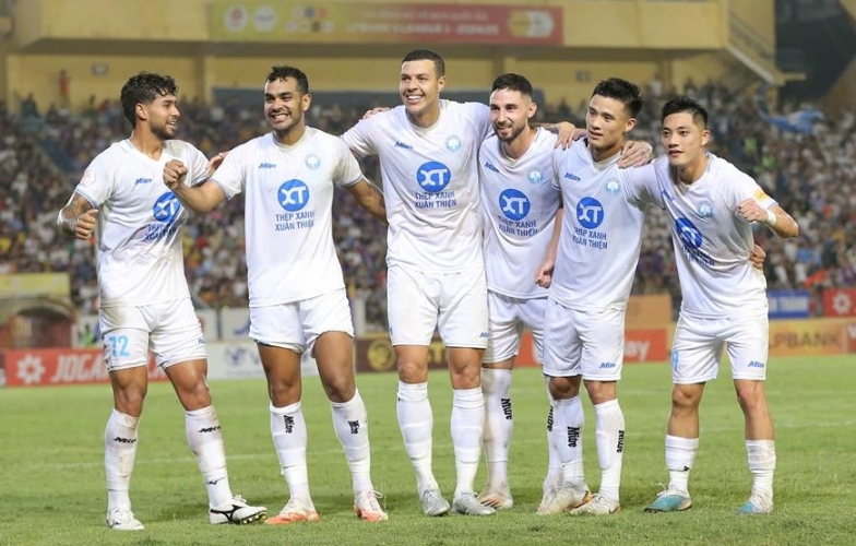 Nam Định đá 3 trận trên sân nhà ở Shopee Cup