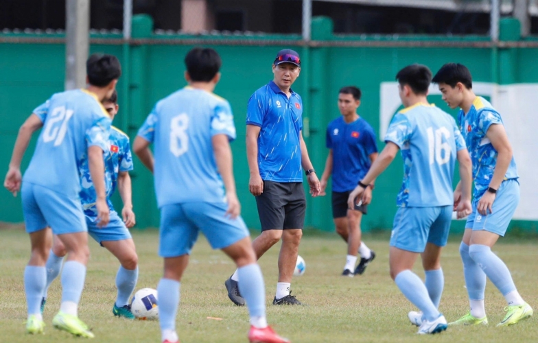 U22 Việt Nam quyết đấu Malaysia, HLV Kim Sang Sik bất ngờ nhắc trận thua đau 0-4