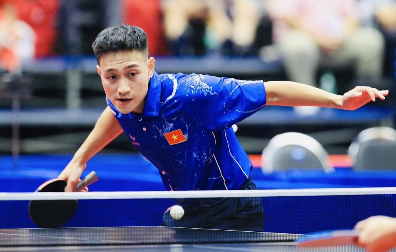 Anh Tú thua tay vợt hàng đầu Singapore, giành HCĐ ở SEA Games 33