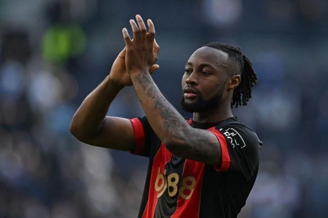 Chuyển nhượng MU hôm nay 25/12: Quỷ đỏ ưu tiên tiền vệ, khó theo đuổi Semenyo