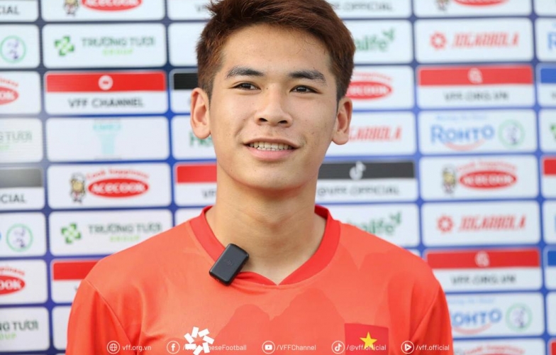 'Yamal' Văn Thuận mang đặc sản nem chua sang Qatar tập huấn