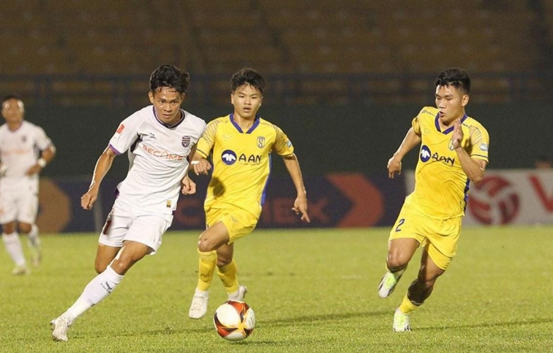 Trực tiếp SLNA 2-1 Becamex TPHCM: Hấp dẫn từng giây