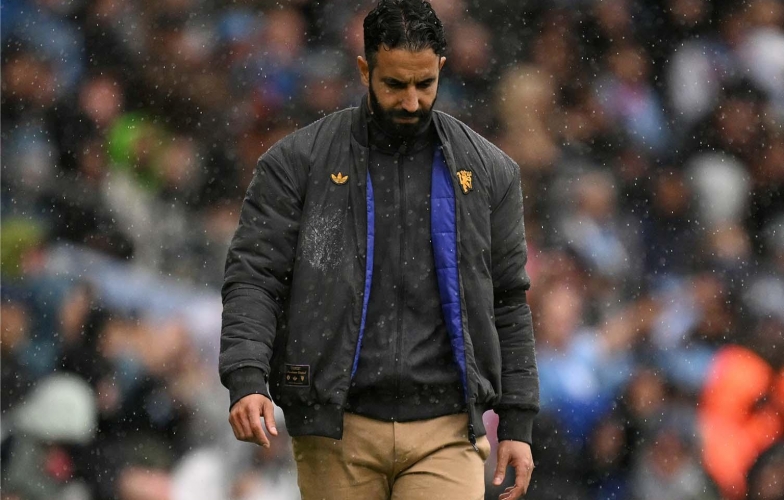 Cựu sao MU chê Ruben Amorim thiếu tinh tế, gây hại phòng thay đồ