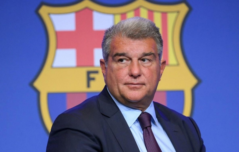 Ngôi sao từng chê Arsenal không xứng tầm sắp khoác áo Barcelona