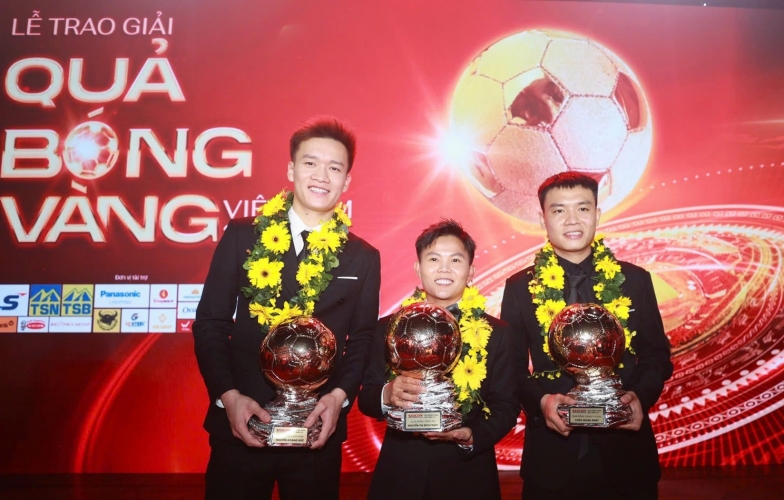 CĐV Đông Nam Á không ngừng tranh luận về QBV Việt Nam