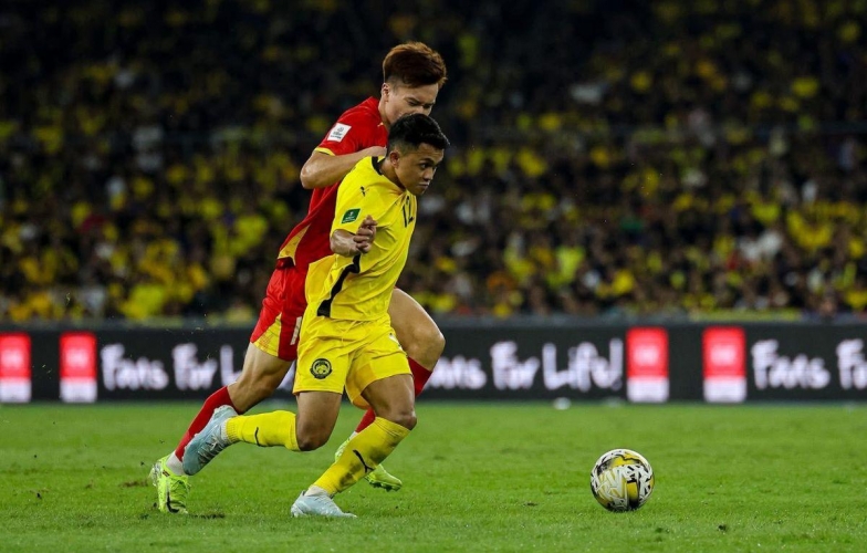 Sao ĐT Malaysia vượt cầu thủ Man City, lọt top thế giới gây sốt