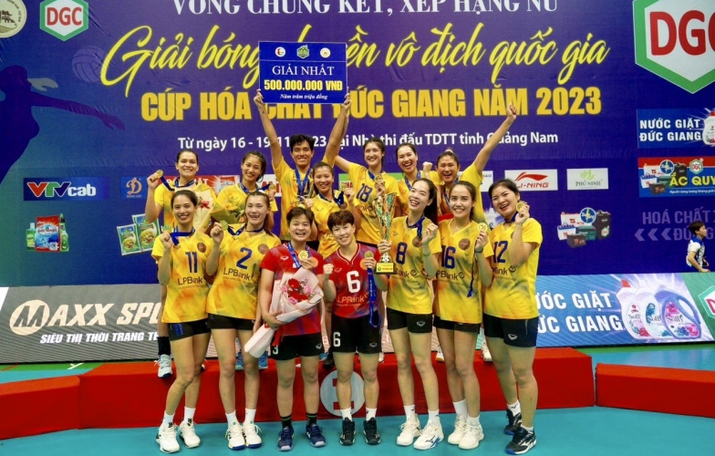 CLB Bóng chuyền Nữ Ninh Bình LPBank đăng quang ngôi vô địch Giải VĐQG 2023