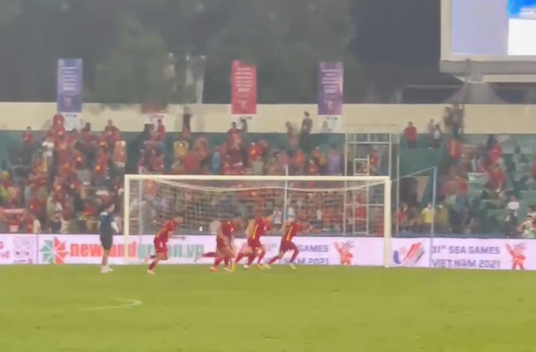 VIDEO: 6 cầu thủ U23 Việt Nam phải tập thêm sau chiến thắng của U23 Việt Nam