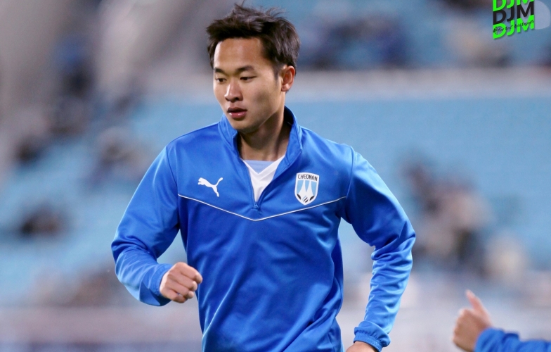 Vừa ghi bàn tại Hàn Quốc, cầu thủ HAGL được gọi lên U23 Việt Nam