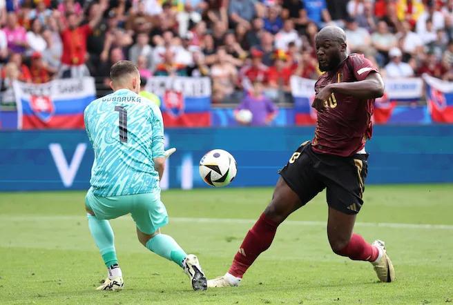 Lukaku đen đủi, Bỉ thua sốc trận ra quân Euro 2024