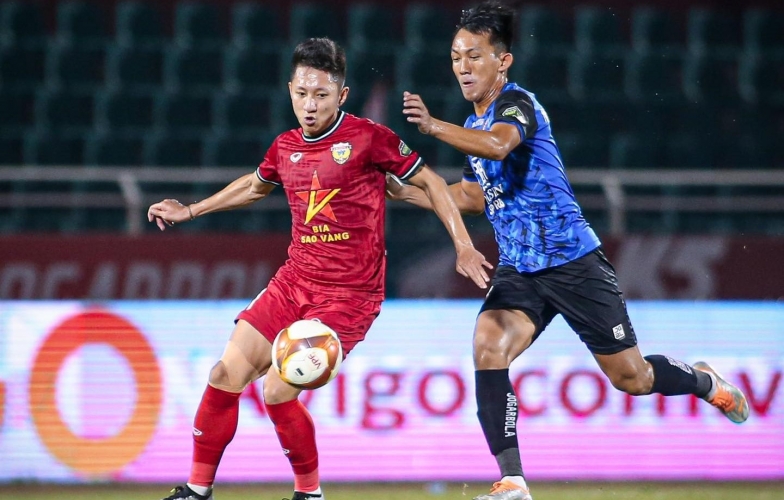 VIDEO: Cầu thủ Hà Tĩnh dứt điểm đánh bại thủ thành Patrik Lê Giang