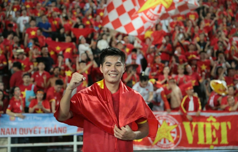 Gia đình cầu thủ U22 Việt Nam bày gần 100 mâm cỗ ăn mừng