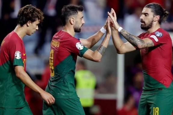 Tin xấu cho MU: Ông lớn Châu Âu sẵn sàng 'cướp' mục tiêu số 1