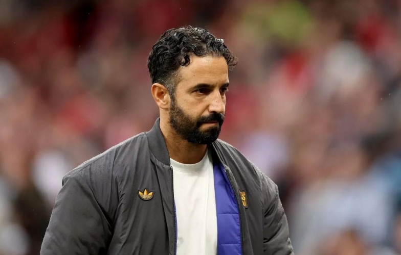 HLV Amorim tuyên bố 'sốc' về kỳ chuyển nhượng mùa đông