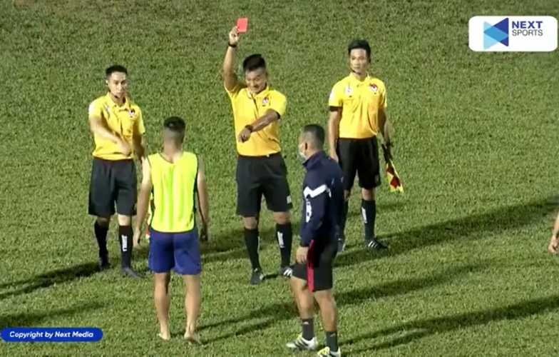 VIDEO: Ẩu đả tại giải quốc nội, trọng tài thẳng tay rút 4 thẻ đỏ trong 1 trận đấu