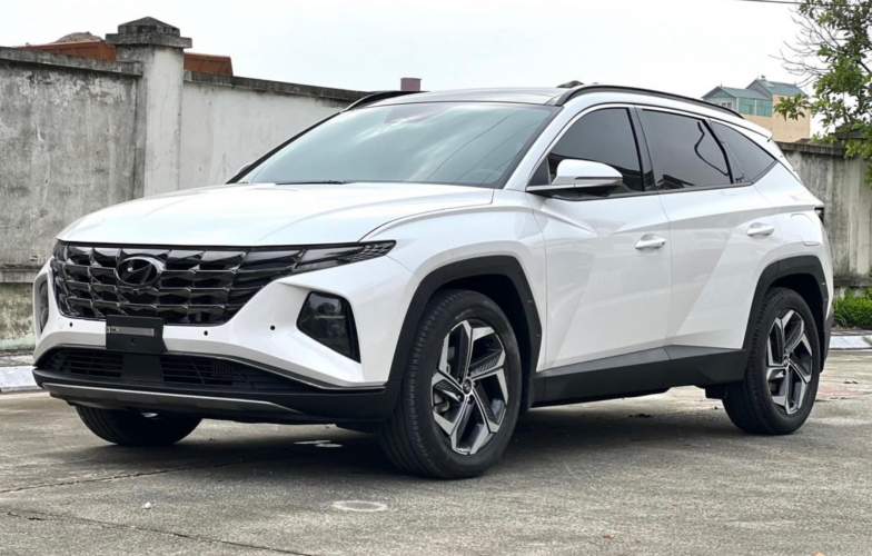 Loạt xe hấp dẫn trong tầm giá 850 triệu đồng tại Việt Nam, so kè Toyota Yaris Cross 2023 Hybrid