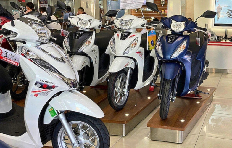 Thị trường xe máy Việt Nam lao dốc, doanh số xuống thấp kỷ lục