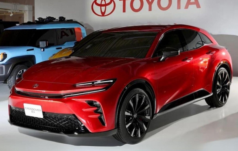Sếp Toyota nói lời thật lòng về công ty, thừa nhận đang đi sau Tesla