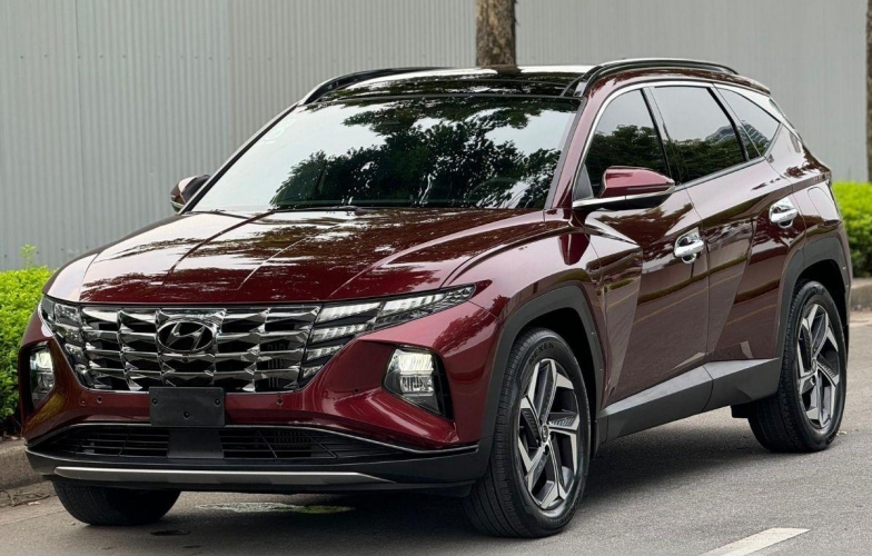 Lăn bánh 2 năm, Hyundai Tucson 2022 lên sàn xe cũ với giá khó tin