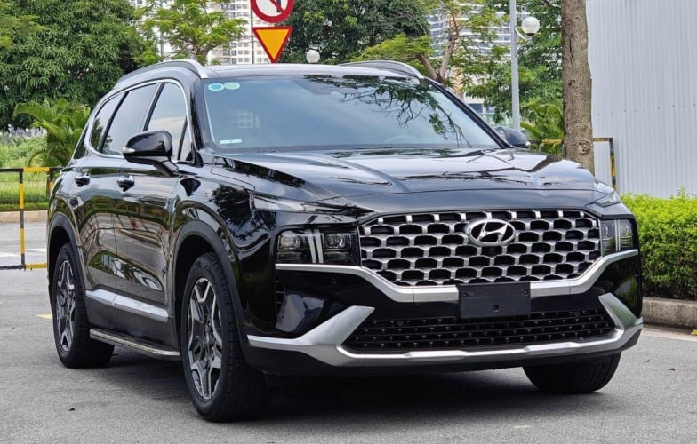 Hyundai SantaFe 2021 rao bán với giá ngỡ ngàng sau 3 năm sử dụng