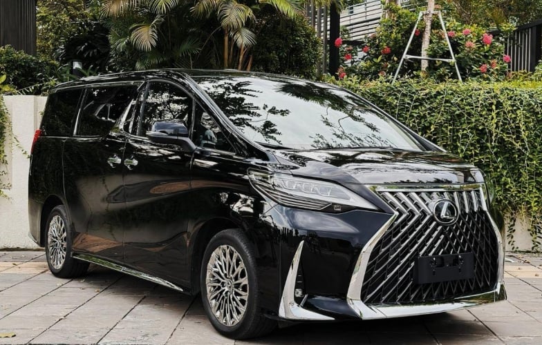 Sử dụng 2 năm, ‘chuyên cơ mặt đất’ Lexus LM 350 2022 chạy lướt rao bán với giá ngỡ ngàng