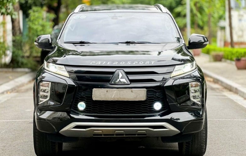 Mitsubishi Pajero Sport 2020 sử dụng 4 năm lên sàn xe cũ với giá khó tin