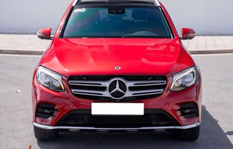 Mercedes-Benz GLC 300 2018 lên sàn xe cũ với giá ngỡ ngàng sau 6 năm sử dụng