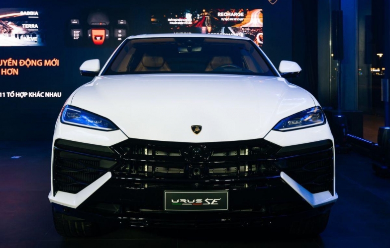 Siêu SUV Lamborghini Urus trình làng phiên bản tiết kiệm xăng tại Việt Nam, giá bán 14,79 tỷ đồng