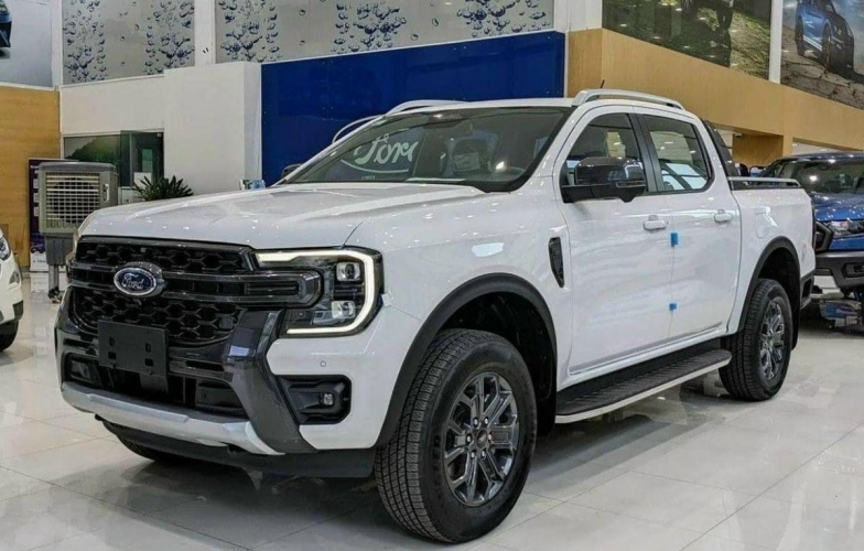 Ford Ranger vững ngôi đầu phân khúc, bán gấp gần 5 lần đối thủ xếp sau