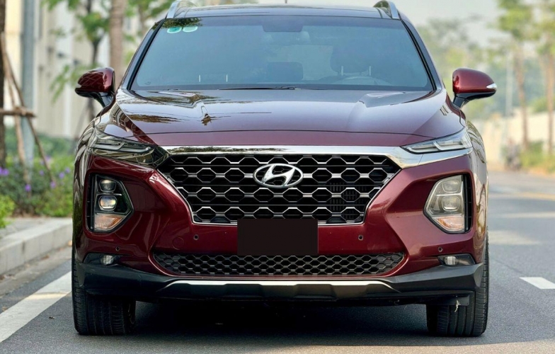 Hyundai Santa Fe 2019 máy dầu lăn bánh 5 năm rao bán với giá khó tin