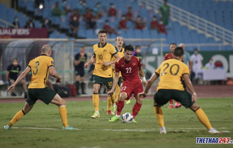 CĐV Đông Nam Á 'cà khịa' trọng tài là cầu thủ xuất sắc nhất trận Việt Nam - Oman