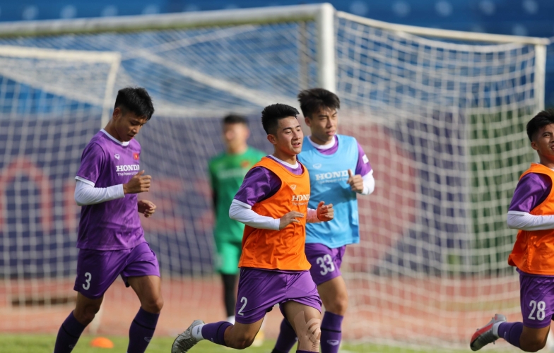 U23 Việt Nam bắt đầu chuyến tập huấn quan trọng, chuẩn bị đối đầu Thái Lan