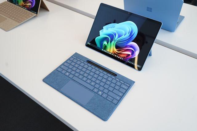 Mục sở thị Microsoft Surface Pro mới: Sử dụng chip Snapdragon X, tích hợp sẵn AI