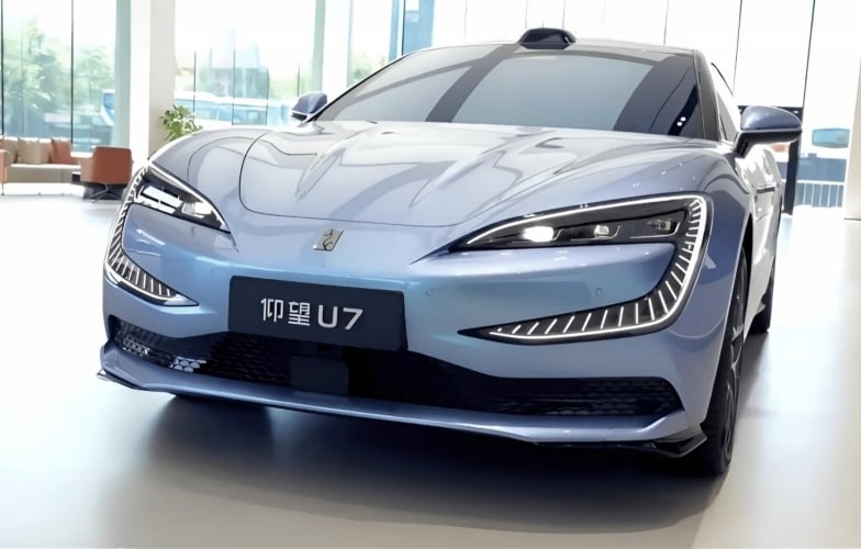 Chiêm ngưỡng Yangwang U7 - 'siêu sedan' sắp ra mắt của BYD: Mạnh hơn 1.300 mã lực, chạy được 800 km/sạc