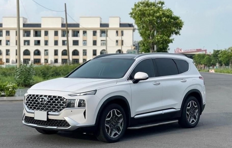 Lăn bánh 3 năm, Hyundai Santa Fe 2021 chạy lướt rao bán lại với giá ngỡ ngàng