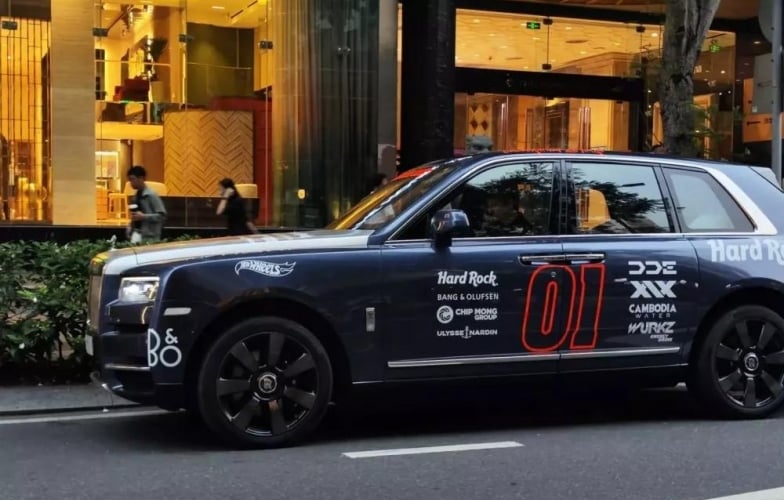 Gumball 3000: SUV siêu sang Rolls-Royce Cullinan mang biển số UAE lộ diện tại TP.HCM