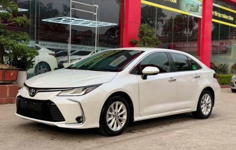 Sau 2 năm lăn bánh, Toyota Corolla Altis 2022 chạy lướt lên sàn xe cũ với giá khó tin