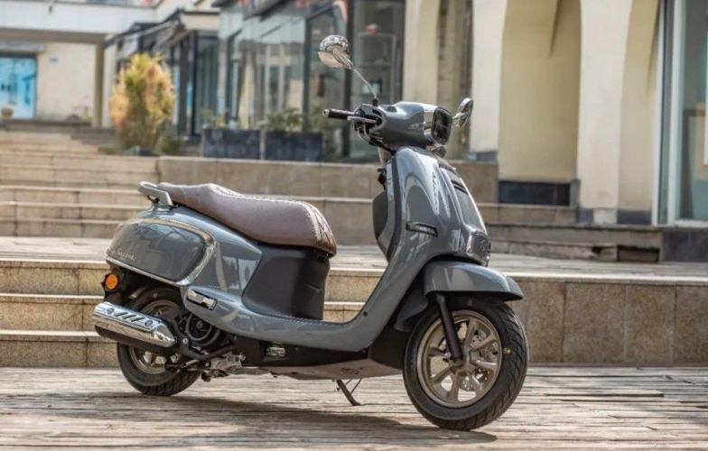 Suzuki US125 - Xe tay ga mang đậm phong cách retro, 'ăn xăng' chỉ 1,6 lít/100 km