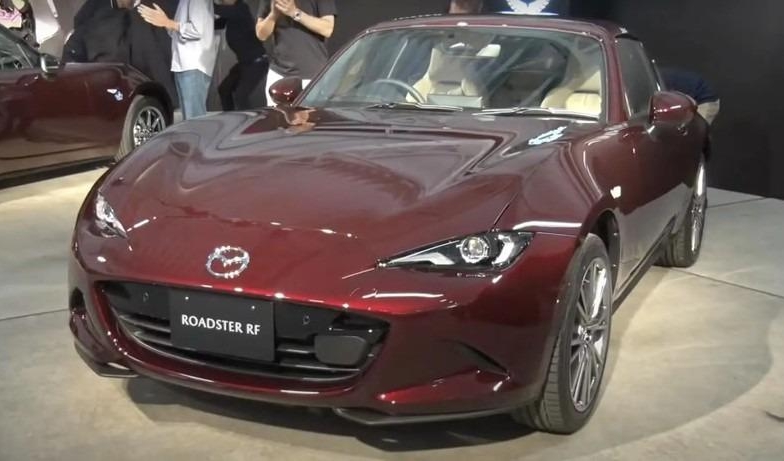 Cận cảnh xe mui trần Mazda MX-5 Miata phiên bản giới hạn, giá quy đổi từ 480 triệu đồng