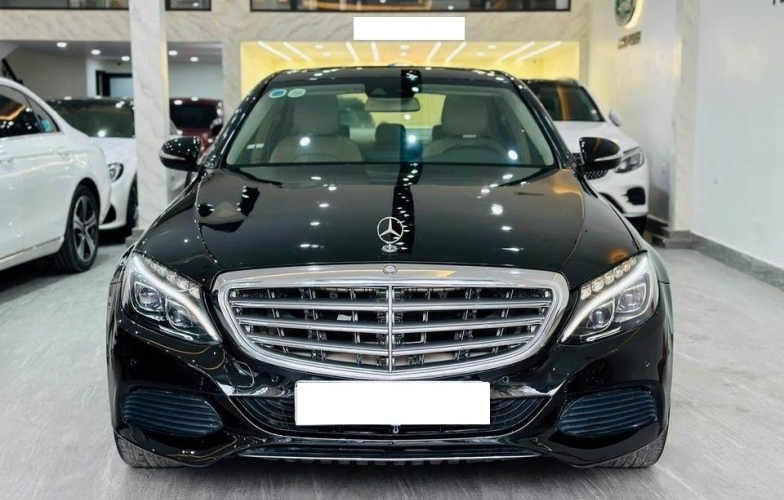 Xe sang Mercedes-Benz C250 2015 khấu hao thế nào sau gần 1 thập kỷ sử dụng?