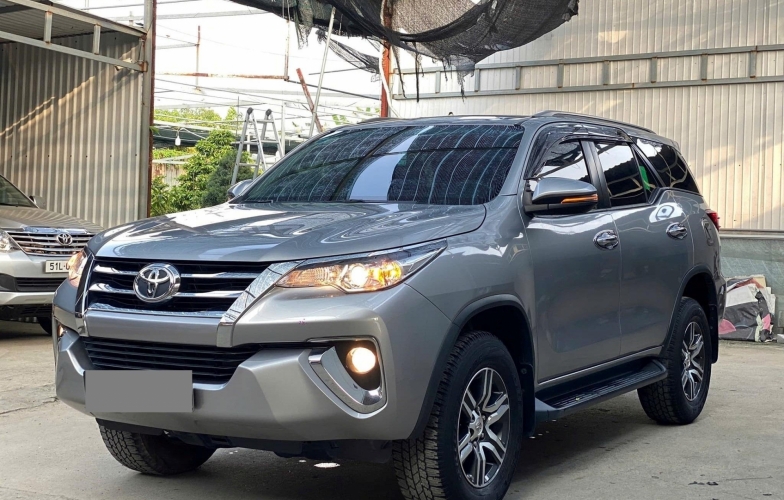 Bất ngờ giá chào bán của Toyota Fortuner 2018 sau hơn 5 năm lăn bánh tại Việt Nam