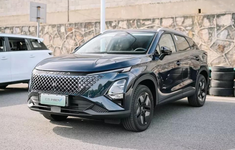 Chiêm ngưỡng Omoda C5 HEV mới trình làng, chạy tối đa 930 km với 1 bình xăng