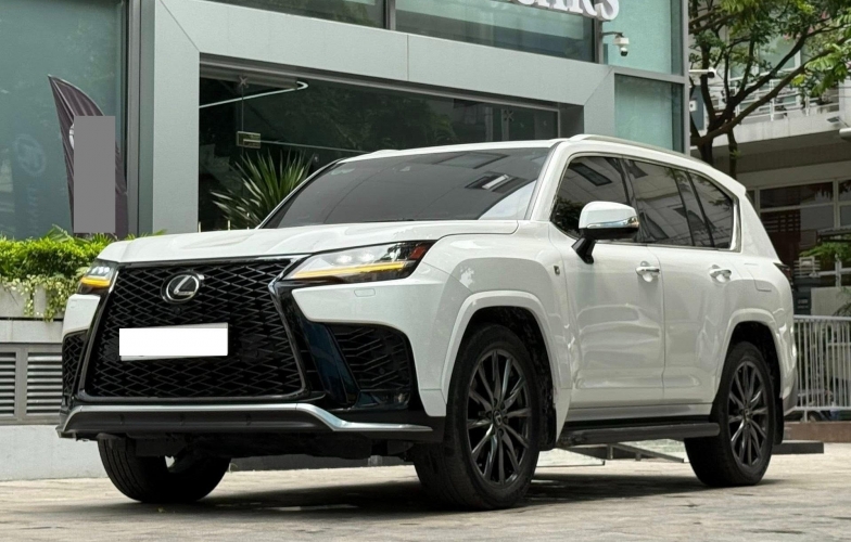 Lăn bánh 1 năm, SUV hạng sang Lexus LX 600 F Sport 2023 bán lại với giá thế nào?