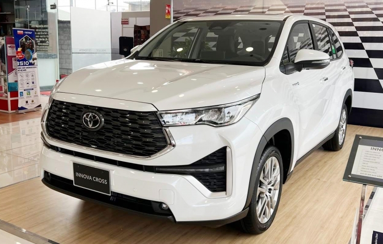 Toyota Innova Cross trở lại ngôi đầu bảng xe hybrid tại Việt Nam trong tháng 4/2025