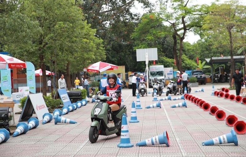 Học sinh cần trang bị những kỹ năng nào khi bắt đầu lái xe máy?